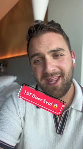 The procedures for arming/disarming our first door haunt my dreams but  everything else is great 😂#flightattendant #flightattendantlife  #flightattendanttraining #aviation #avgeek #careertransition