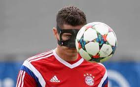 Münchner maskenball lewandowski im rampenlicht. Christoph Metzelder Aussert Sich Zur Maske Von Robert Lewandowski