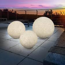 Sie fügen sich einzeln oder als ensemble wunderbar harmonisch in den garten, auf der terrasse oder auf dem balkon ein. Solarkugel Stone 40 Cm Farben Fixierbar In Korschenbroich Handwerk Hausbau Garten Kleinanzeigen