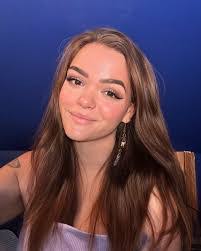 Sandra Kennington's Instagram, Twitter & Facebook