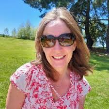 Tina Hitch's Instagram, Twitter & Facebook