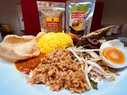 Hidangan ini terdiri daripada nasi kerabu kuning, sambal kelapa. Ada Yg Nak Buat Nasi Kerabu Sendiri Fatihah Frozen Food Facebook