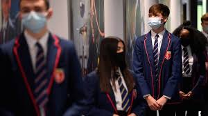 Ab montag sollen millionen schüler erneut zu hause lernen. England S Children Go Back To School After Virus Lockdown World News