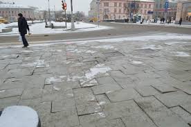 Лужи вписываются моментально, и выглядит хорошо. Skolko Zhivet Sobyaninskaya Plitka Ad V Centre Moskvy