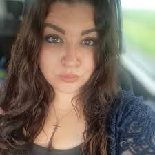 Amber Shouse's Instagram, Twitter & Facebook