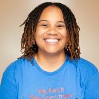 Stephanie Bey's Instagram, Twitter & Facebook