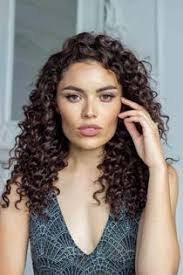 Alexandra Waring's Instagram, Twitter & Facebook