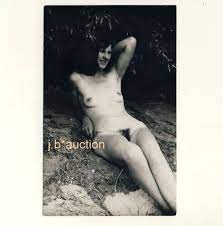Nudism NUDE WOMAN OUTDOORS / NAKED WOMAN in GREEN Nude Vintage 1950s RPPC |  eBay