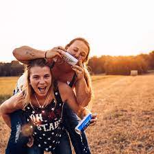 Dakotarose Hodges On Instagram The Best Beer Stories Are The Ones With Your Best Friend Dallas Bff Photoshoot Best Friend Photo Shoot Bestie Photoshoot