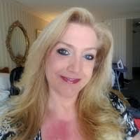 Deanna Riley's Instagram, Twitter & Facebook