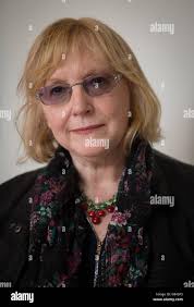 Sopravvissuto ai bombardamenti immagini e fotografie stock ad alta  risoluzione