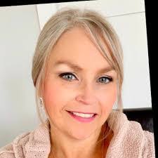 Anne Hindley's Instagram, Twitter & Facebook