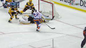 The islanders held on to win game 4, evening the series at two games apiece, when defenseman ryan pulock's diving stop in the closing seconds prevented the lightning from forcing overtime. Islanders Win Game 5 In 2ot To Take Series Lead Push Penguins To Brink
