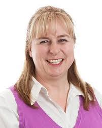 Jacqui Barry's Instagram, Twitter & Facebook