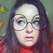 Holly Stacey (@hollystacey21)