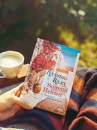 учимся любить друг друга школа истинных леди и джентльменов Secretul Helenei De Lucinda Riley Editura Litera Recenzie Carte Book Cover Riley Books