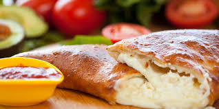 Recette Calzone Aux Quatre Fromages Facile Mes Recettes Faciles En 2020 Recettes De Cuisine Calzone Recette