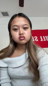 Eva Nguyen Sneezes