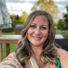 Leslie Searcy's Instagram, Twitter & Facebook