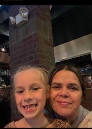 Jennifer Kinzer's Instagram, Twitter & Facebook