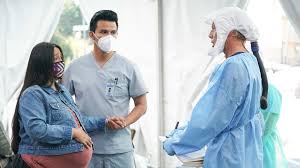 Maggie is preoccupied with winston while trying to treat a patient wounded in the seattle protests. 2uzinnt Euw Ym
