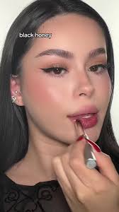 Team pink honey or black honey? #makeup #lipsticktesting #makeupreview  #clinique #blackhoney