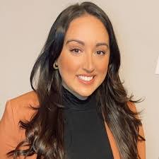 Meredith Dowd's Instagram, Twitter & Facebook