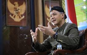 Not invited (ganjar pranowo), has progressed (delay), if you're smart, don't be smart (if you are smart, don't be smart), said in the release, it was also written that the central java pdip dpd clearly stated that ganjar was too ambitious to advance in the 2024 presidential election, thus leaving party norms. Ganjar Lakukan Pertemuan Tertutup Dengan Tim Vaksin Nusantara