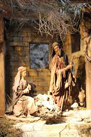 Jika kita membaca alkitab,pastinya menemukan tulisan bahwa yesus dilahirkan dan juga dibesarkan padasebauh palungan. Gambar Anak Hari Natal Dekorasi Natal Santa Claus Seni Maria Isa Boks Bayi Joseph Ukiran Palungan Kartu Ucapan Mitologi Santon Pemandangan Sekitar Sejarah Kuno Flu Natal 2848x4272 754484 Galeri Foto Pxhere