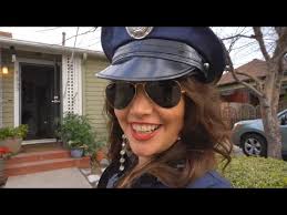 Sara Petite Has Fun "Bringin' Down the Neighborhood" » PopMatters