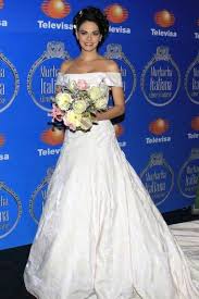Livia Brito En La Telenovela Mexicana Muchacha Italiana Viene A Casarse Telenovelas Mucha Wedding