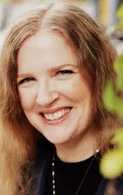 Suzanne Collins Author Of The Hunger Games Series Daughter Of Air Force Officer Hunger Games Suzanne Collins Hunger Games Trilogy