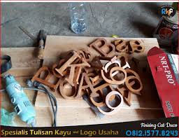 Satu lagi khasiat pohon tas yang jarang di ketahui umum, jika daun pohon kayu tas betina dibakar disiang hari, hujan akan berpindah ke tempat lain. Pin Di Wa 0812 1577 8243 Jual Huruf Kayu Custome Huruf Tulisan Kayu Dinding