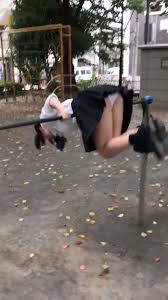 鉄棒女子の逆上がりパンチラエロ画像 - 性癖エロ画像 センギリ | lepka-lepka.ru