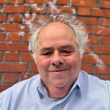 Zimbabwe 🇿🇼 was colonized by the British 🇬🇧 and named the country  Rhodesian thereafter.