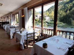 Amb més de 50 anys d'experiència i una llarga tradició familiar, el restaurant can jepet de setcases, ofereix una àmplia oferta gastronòmica. Can Jepet Restaurant Setcases