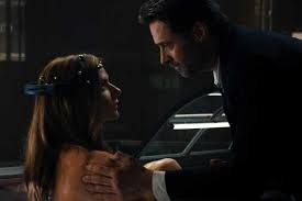 Su vida cambia cuando conoce a mae (rebecca ferguson), una mujer que sólo acude a la consulta para poder recordar dónde dejó sus llaves. X4iayu Ylzgkgm