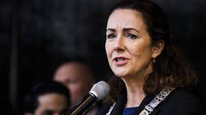 Ze zetelde dertien jaar voor groenlinks in de tweede kamer en is sinds. Femke Halsema Over Journalisten Die Haar Kind Krenkten Rtl Boulevard