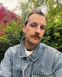 Shaun Lang's Instagram, Twitter & Facebook