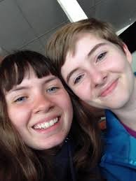 The vibes were a little weird when Caitlyn Jenner reunited with her family  for one last dinner at their former home.