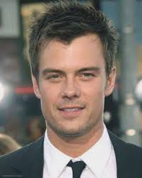 While most men have a widow's peak because of their genetics, some develop a receding hairline widow's peak through balding and hair loss. Best Hairstyle Widows Peak Damen Hair