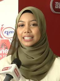 Lagu rise and fall dikeluarkan oleh rusa marketing sdn. Sarah Suhairi Wikipedia Bahasa Melayu Ensiklopedia Bebas