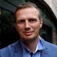 200+ profilů „Robakowski“