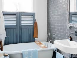 Try these awesome and affordable bathroom decorating ideas that perfectly fit your low budget. 20 Budget Friendly Bath Ideas This Old House