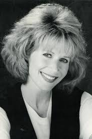 Kristen Meadows's Instagram, Twitter & Facebook