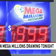 Rumble — people in southwest florida are feeling lucky for the mega millions drawing tonight, worth over 300 million dollars. N0dy08eujxyojm