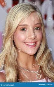 Rebecca Roff's Instagram, Twitter & Facebook