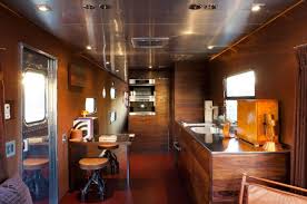Designer Visit Jane Hallworth In Los Angeles Airstream Idees Pour La Maison Glamping