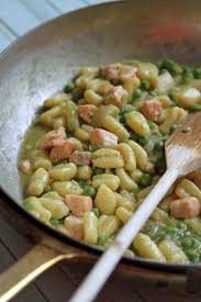 Cotto, crudo, fritto, ridotto in purea: Gnocchetti Di Patate E Topinambur Con Piselli E Salmone Il Cucchiaio D Oro