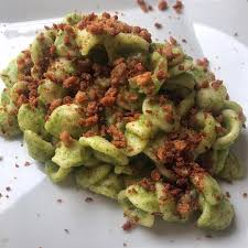 Orecchiette con crema di broccoli. Bloccato All Elba Dal Maltempo Ma In Cucina Ci Sto Comunque Orecchiette Alla Crema Di Broccoli E Mollica Croccante Per 500g Di Pasta Un